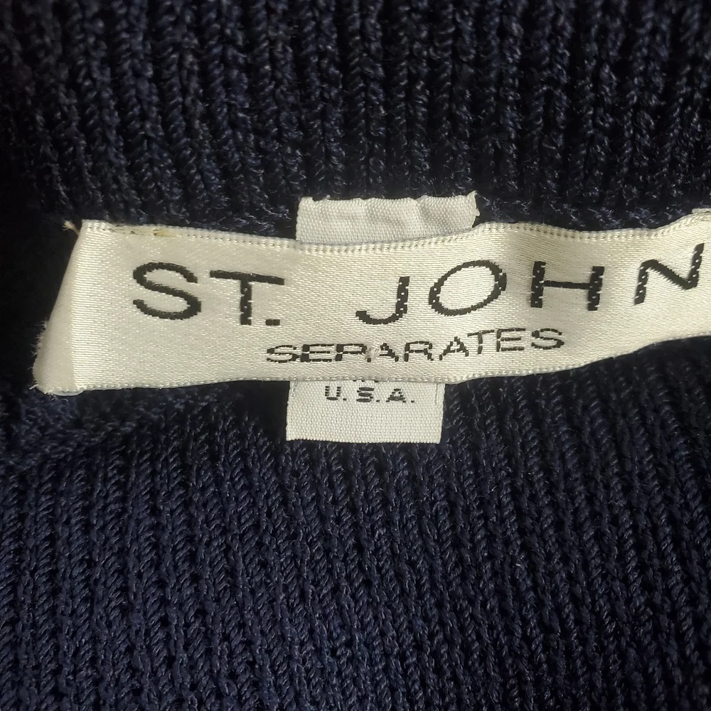 St John Women's 6 Blue Santana Knit Skirt 28" Waist 32" Waist Buttons Pockets - Picture 5 of 5